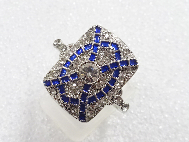 JAPANESE KIMONO / ANTIQUE CRYSTAL RING (SIZE 21)